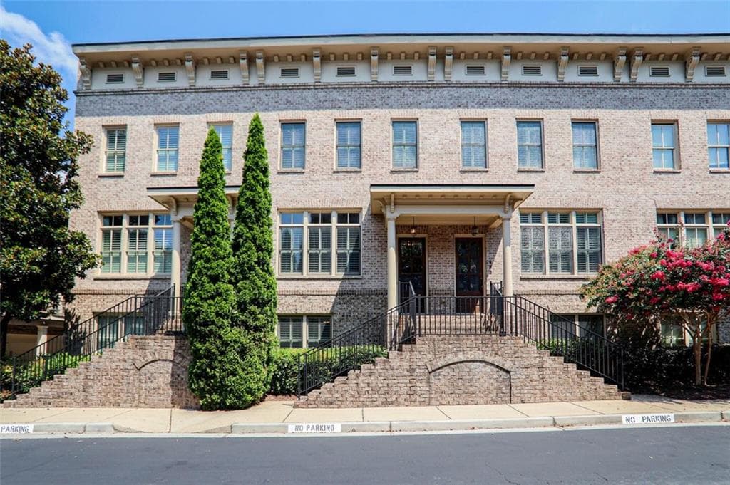 3 bedroom, 4 bathroom, 2,212 sq ft townhouse sold at 479 Ansley Court, Atlanta, GA 30324