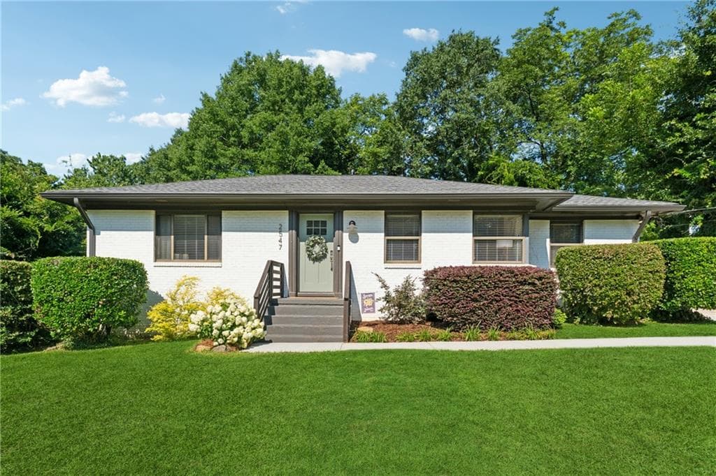 3 bedroom, 2 bathroom, 1,156 sq ft single family residence sold at 2547 Glendale Circle, Smyrna, GA 30080