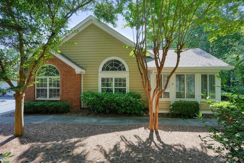2 bedroom, 2 bathroom, 1,750 sq ft condominium sold at 144 Vintage Club Circle 26, Marietta, GA 30066