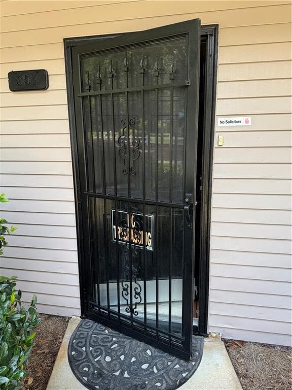 3 bedroom, 3 bathroom, 1,311 sq ft condominium sold at 355 Leisure Court, Marietta, GA 30064