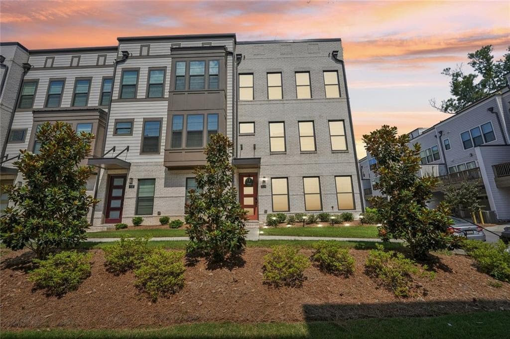 3 bedroom, 5 bathroom, 2,396 sq ft townhouse sold at 1039 Burnside Place, Atlanta, GA 30318