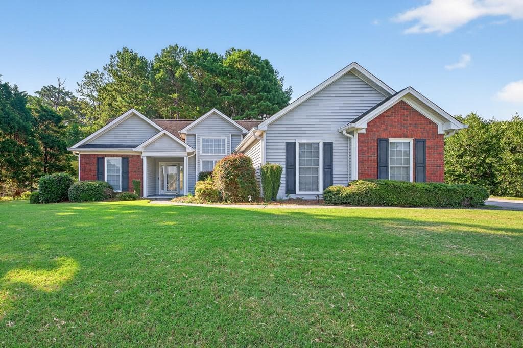 3 bedroom, 2 bathroom, 1,602 sq ft single family residence sold at 1750 Hampton Walk Drive, Hoschton, GA 30548
