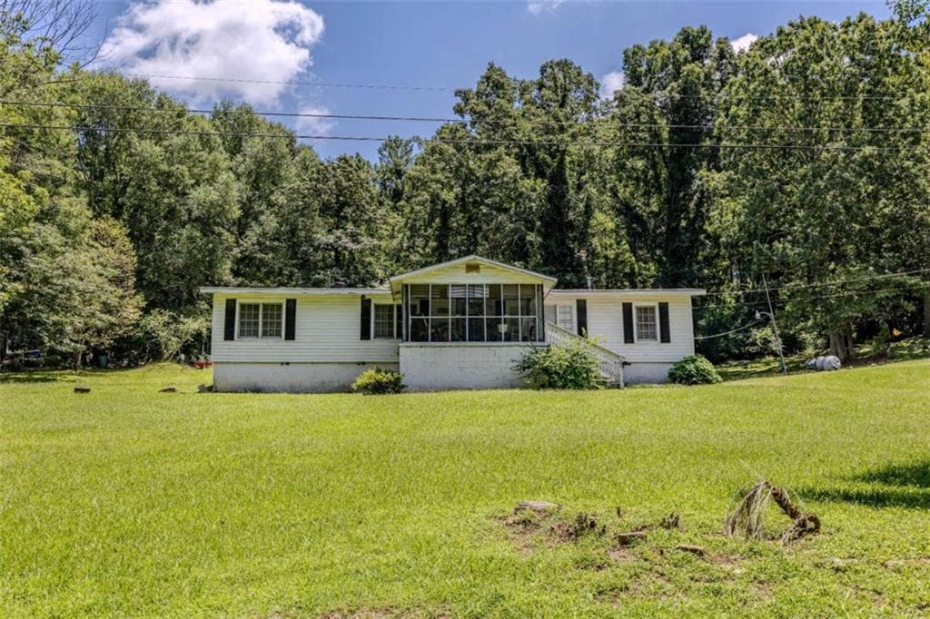 3 bedroom, 2 bathroom, 1,680 sq ft single family residence for sale at 35 Harris Loop, Cedartown, GA 30125