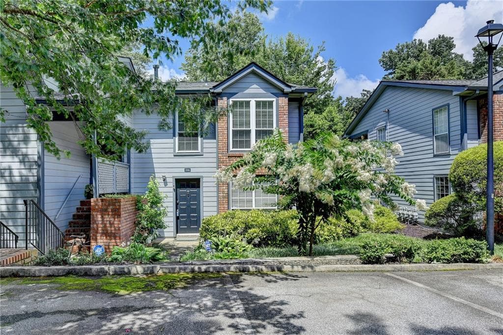 2 bedroom, 2 bathroom, 1,304 sq ft condominium sold at 1116 Weatherstone Drive, Atlanta, GA 30324
