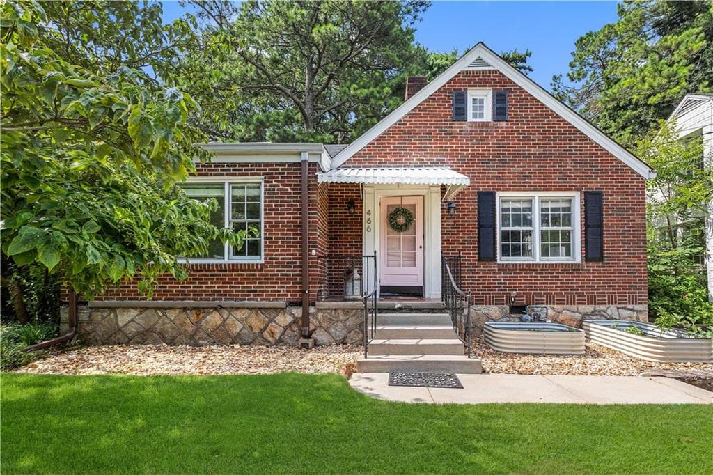 3 bedroom, 2 bathroom, 1,726 sq ft single family residence sold at 466 Shannon Drive, Atlanta, GA 30310