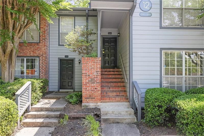 2 bedroom, 2 bathroom, 1,344 sq ft condominium sold at 1244 Weatherstone Drive, Atlanta, GA 30324
