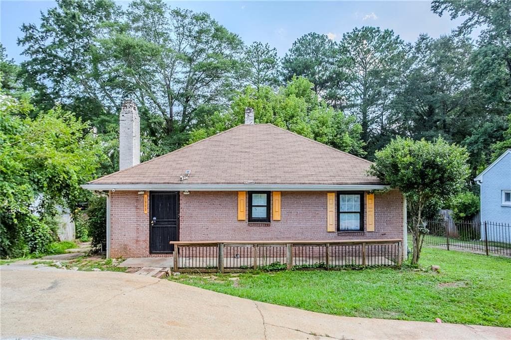 4 bedroom, 2 bathroom, 1,853 sq ft single family residence sold at 1905 Flat Shoals Road, Atlanta, GA 30316