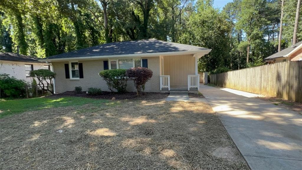 4 bedroom, 2 bathroom, 1,378 sq ft single family residence sold at 2702 LOGHAVEN Drive, Atlanta, GA 30318
