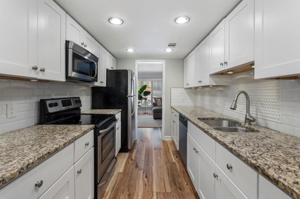 2 bedroom, 3 bathroom, 1,340 sq ft townhouse sold at 46 Ivy Ridge, Atlanta, GA 30342