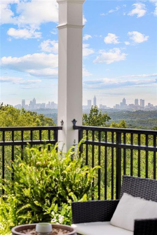 3 bedroom, 3 bathroom, 1,671 sq ft condominium sold at 4100 Paces Walk 4306, Atlanta, GA 30339