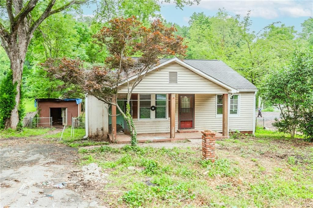 3 bedroom, 1 bathroom, 999 sq ft single family residence sold at 1112 Hillcrest Drive, Atlanta, GA 30316