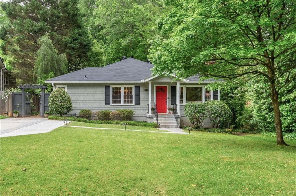 3 bedroom, 2 bathroom, 1,531 sq ft single family residence sold at 1621 Beacon Hill Boulevard, Atlanta, GA 30329