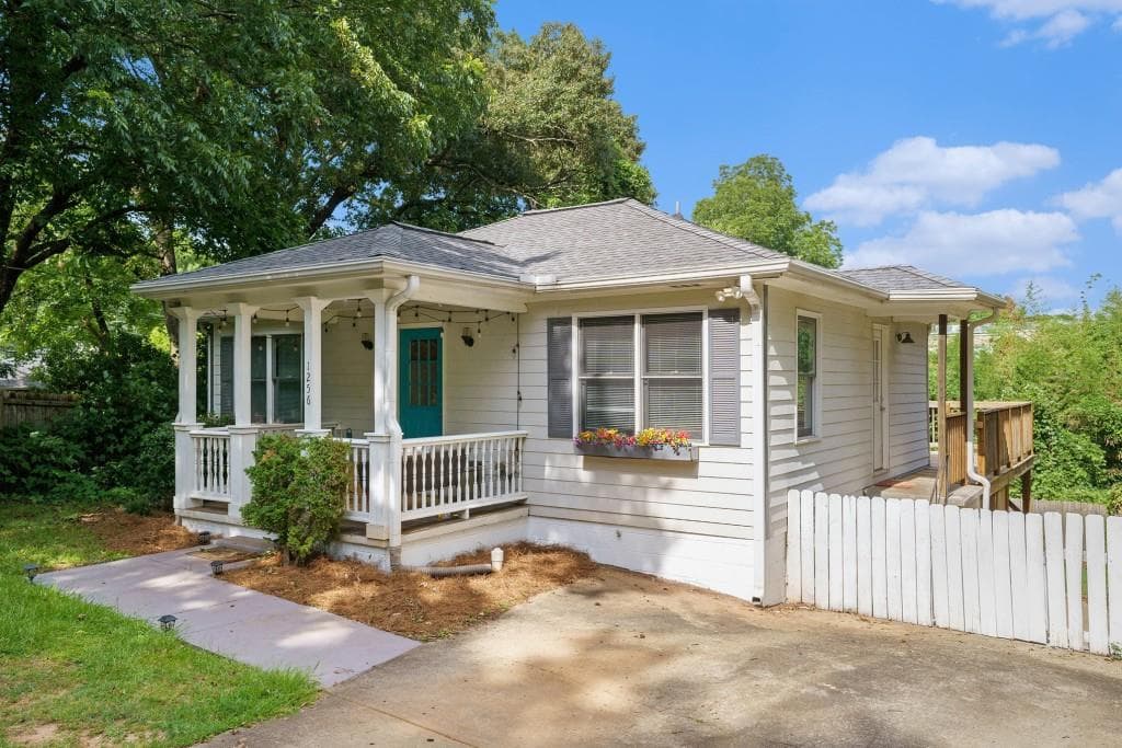 2 bedroom, 1 bathroom, 800 sq ft single family residence sold at 1256 Danner Street, Atlanta, GA 30316