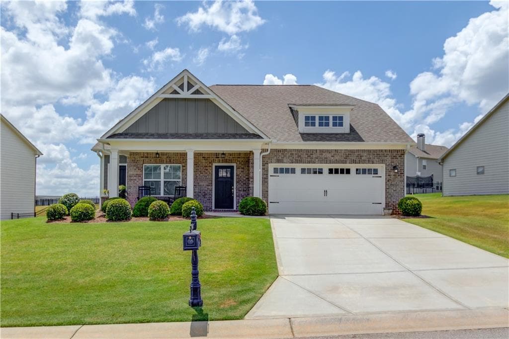 4 bedroom, 2 bathroom, 2,336 sq ft single family residence sold at 4111 Links Boulevard, Jefferson, GA 30549