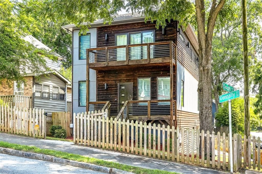 4 bedroom, 4 bathroom, 3,150 sq ft single family residence sold at 213 South Avenue, Atlanta, GA 30315