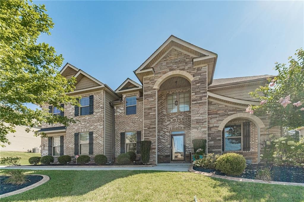 4 bedroom, 4 bathroom, 4,611 sq ft single family residence sold at 3738 Spring Place Court, Loganville, GA 30052