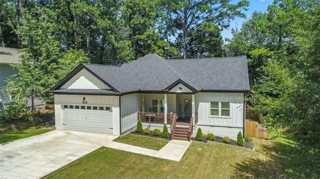 3 bedroom, 2 bathroom, 1,690 sq ft single family residence sold at 2449 Crestdale Circle SE, Atlanta, GA 30316