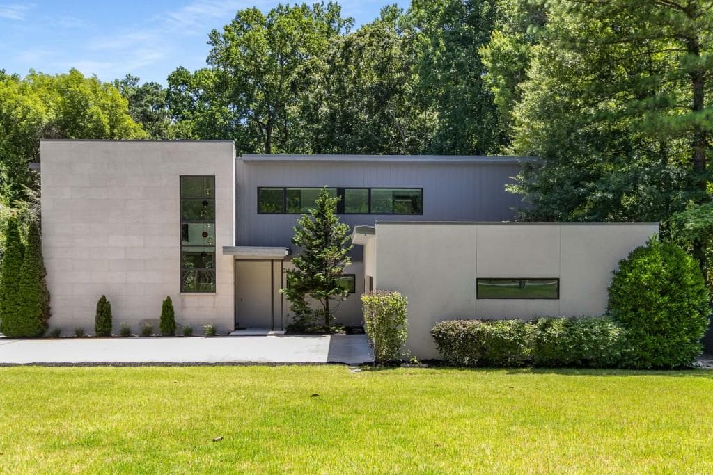 4 bedroom, 4 bathroom, 4,439 sq ft single family residence sold at 1835 Wellbourne Drive, Atlanta, GA 30324