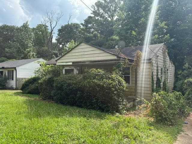 2 bedroom, 1 bathroom, 1,008 sq ft single family residence sold at 1239 Kenilworth Drive, Atlanta, GA 30310