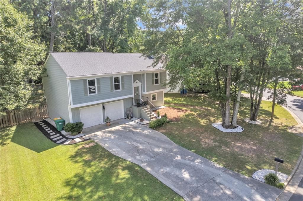 3 bedroom, 3 bathroom, 1,402 sq ft single family residence sold at 11235 Bramshill Drive, Alpharetta, GA 30022