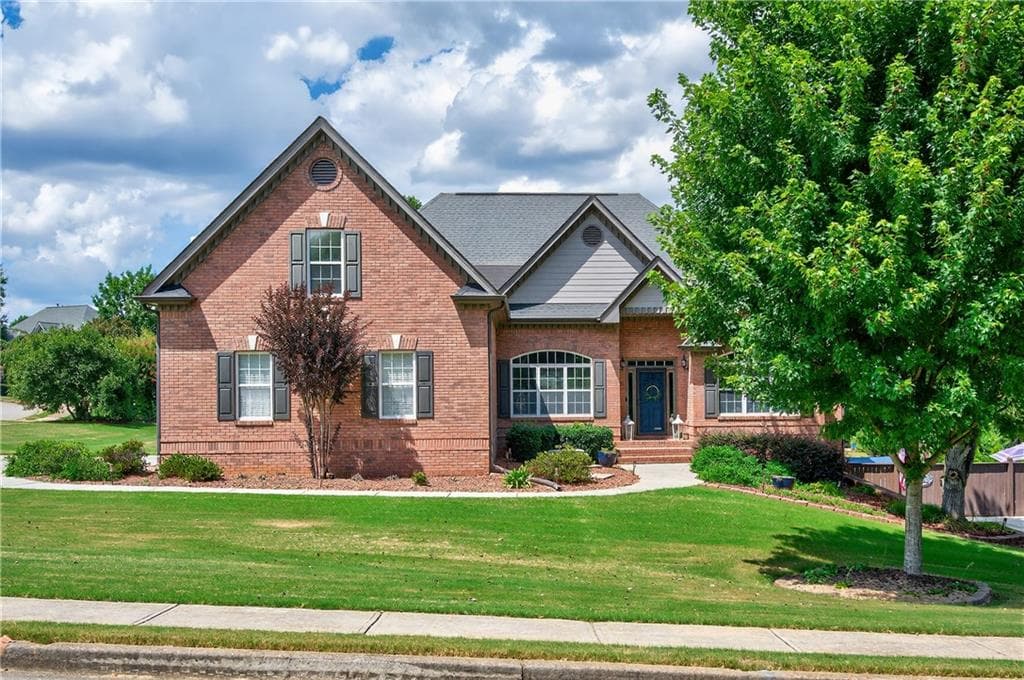 4 bedroom, 4 bathroom, 4,487 sq ft single family residence sold at 1251 Harvest Lane, Hoschton, GA 30548