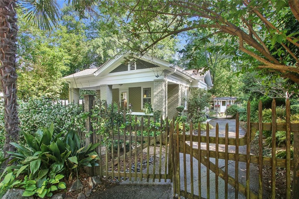 219 Gordon Street, Decatur, GA 30030 — most recent listing photo