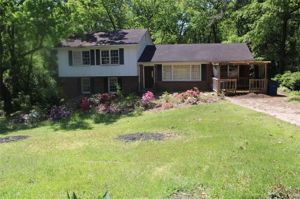4 bedroom, 2 bathroom, 1,394 sq ft single family residence sold at 2916 SOUTHSHORE Drive, Macon, GA 31204