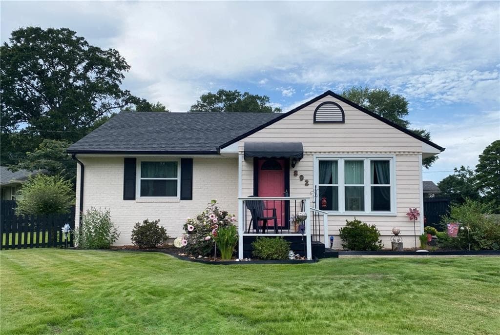 2 bedroom, 1 bathroom, 1,038 sq ft single family residence sold at 892 Wayland Court, Smyrna, GA 30080