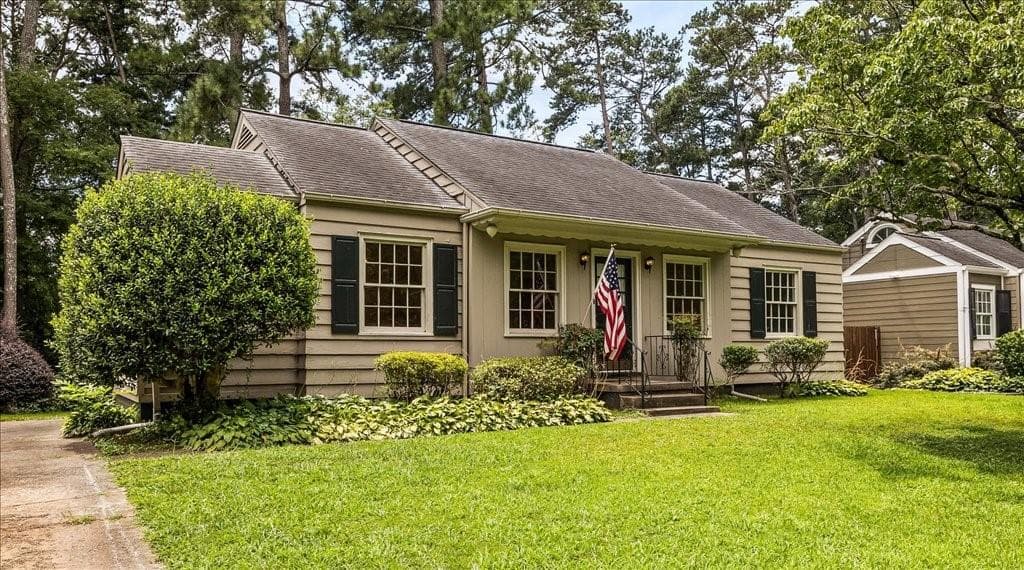 3 bedroom, 1 bathroom, 1,156 sq ft single family residence sold at 989 Lindridge Way, Atlanta, GA 30324