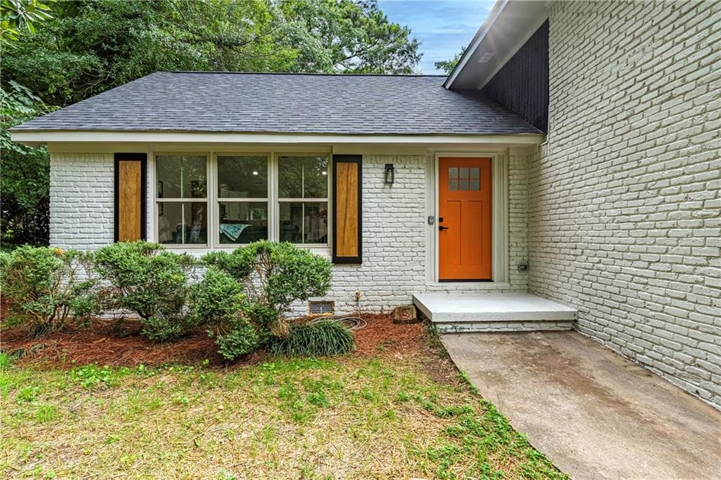 4 bedroom, 3 bathroom, 1,950 sq ft single family residence sold at 3128 Columbia Woods Drive, Decatur, GA 30032