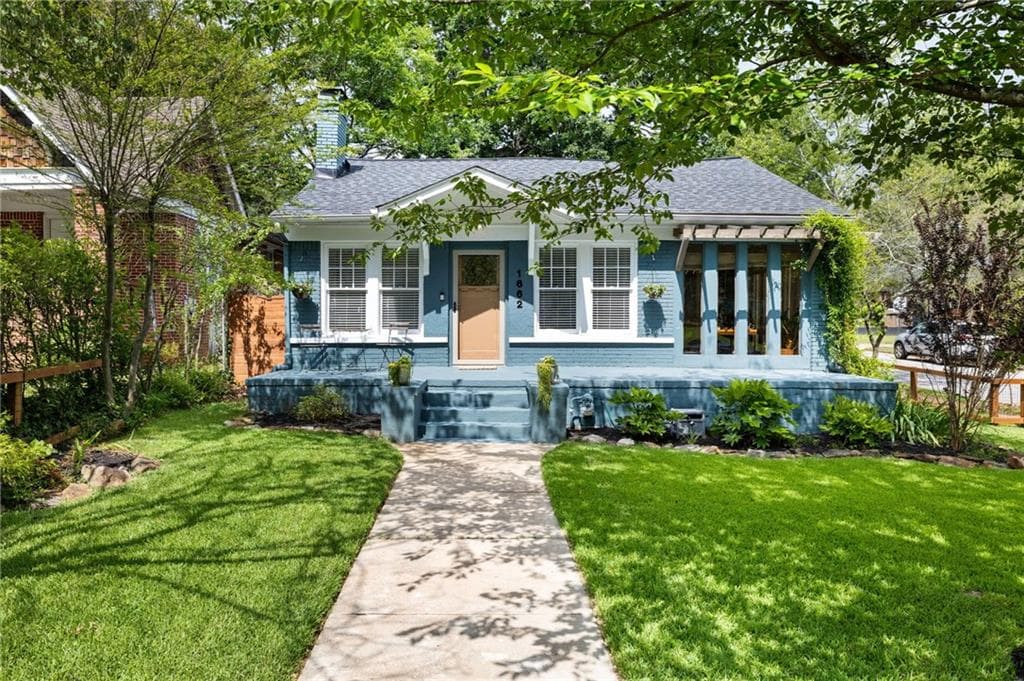 2 bedroom, 2 bathroom, 1,688 sq ft single family residence sold at 1662 Melrose Drive, Atlanta, GA 30310