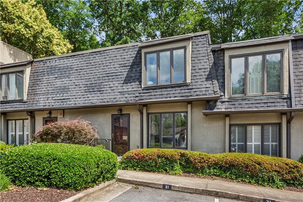 2 bedroom, 3 bathroom, 1,588 sq ft townhouse sold at 31 Ivy Ridge, Atlanta, GA 30342