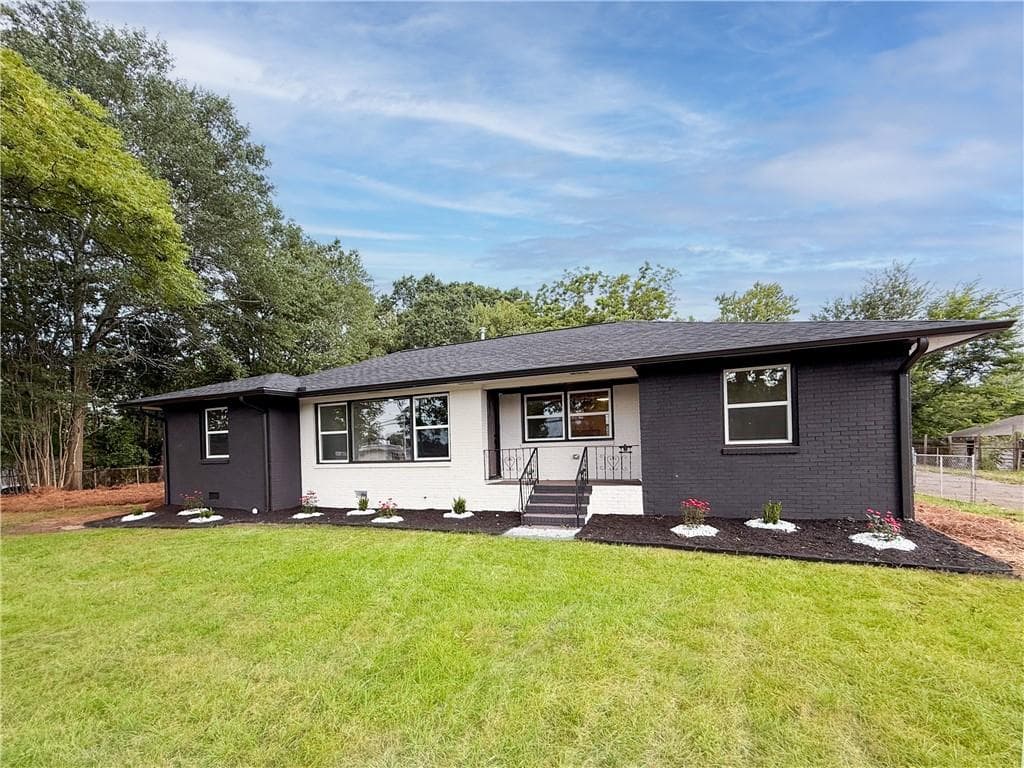 3 bedroom, 2 bathroom, 1,514 sq ft single family residence sold at 1719 Spring Street, Smyrna, GA 30080