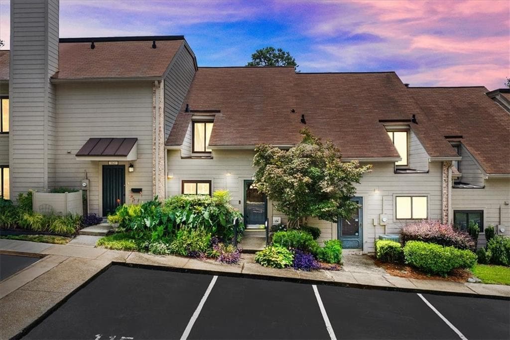 2 bedroom, 3 bathroom, 1,288 sq ft condominium sold at 3626 Stonewall Court, Atlanta, GA 30339