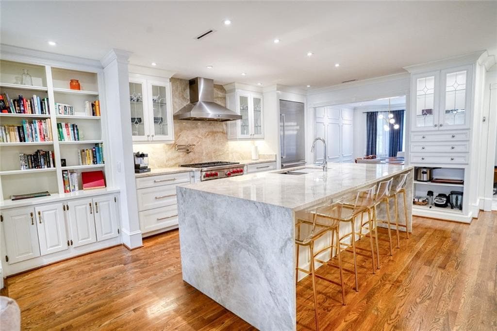 3 bedroom, 4 bathroom, 2,846 sq ft townhouse sold at 5379 Trentham Drive, Atlanta, GA 30338