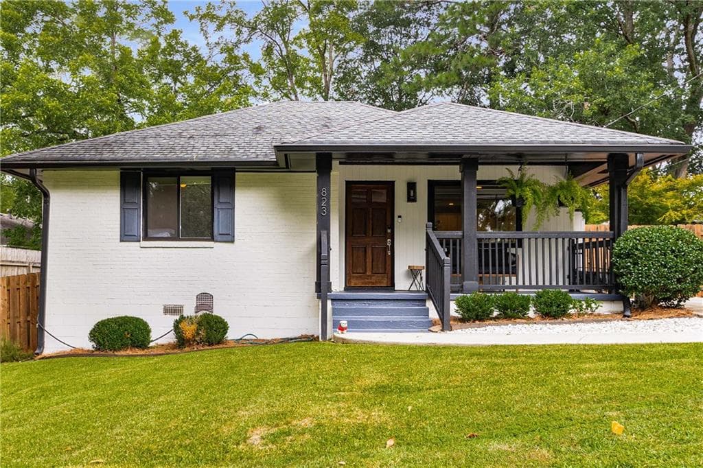 2 bedroom, 1 bathroom, 941 sq ft single family residence sold at 823 Frances Drive, Smyrna, GA 30080