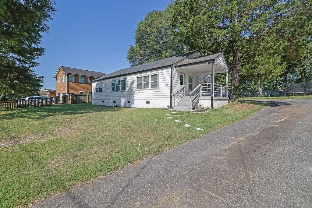 3 bedroom, 2 bathroom, 1,632 sq ft single family residence sold at 280 Stone Mountain Street, Lawrenceville, GA 30046