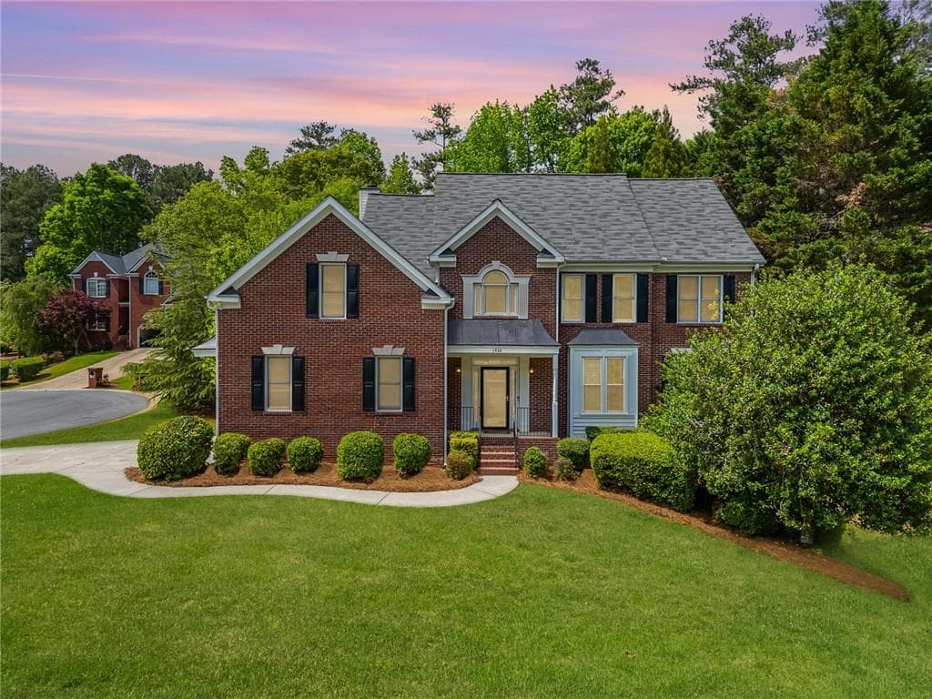 5 bedroom, 4 bathroom, 3,722 sq ft single family residence sold at 1552 Brentwood Drive, Marietta, GA 30062