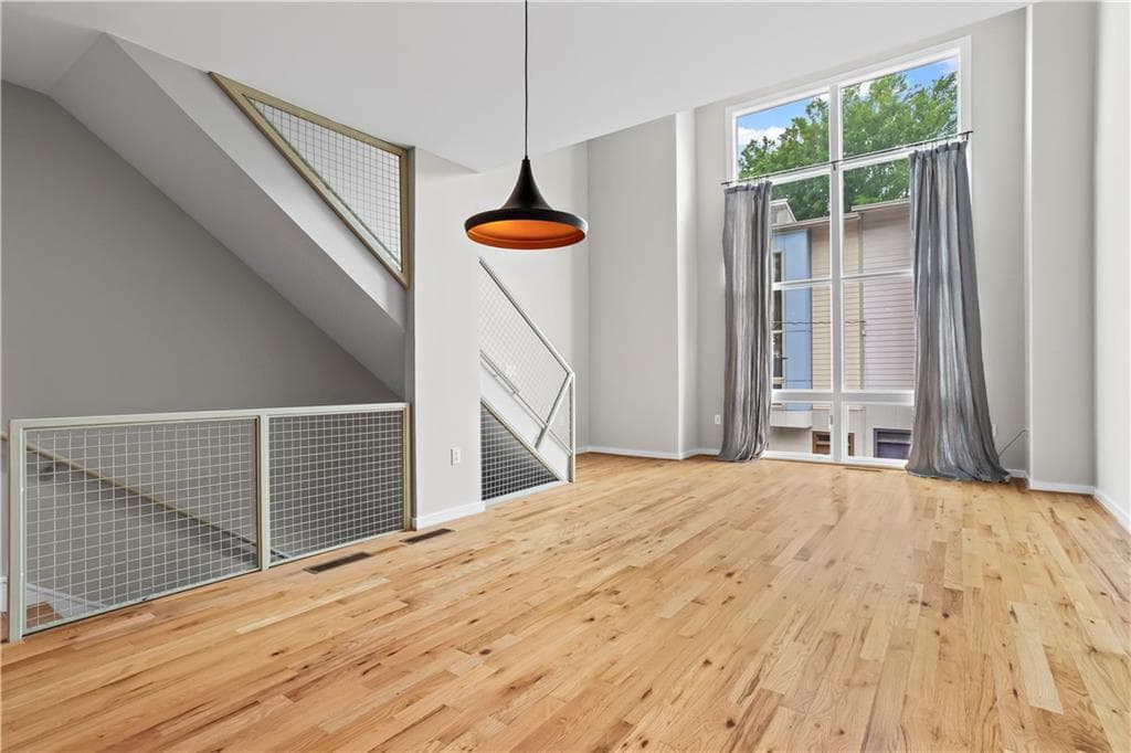 1 bedroom, 2 bathroom, 1,200 sq ft townhouse sold at 1271 Ponti Mews, Atlanta, GA 30318