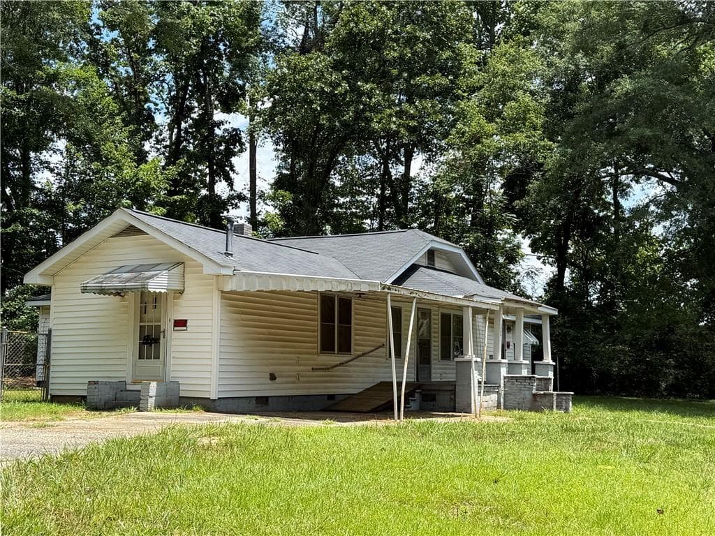 3 bedroom, 2 bathroom, 1,500 sq ft single family residence sold at 2443 Old Cornelia Highway, Gainesville, GA 30507