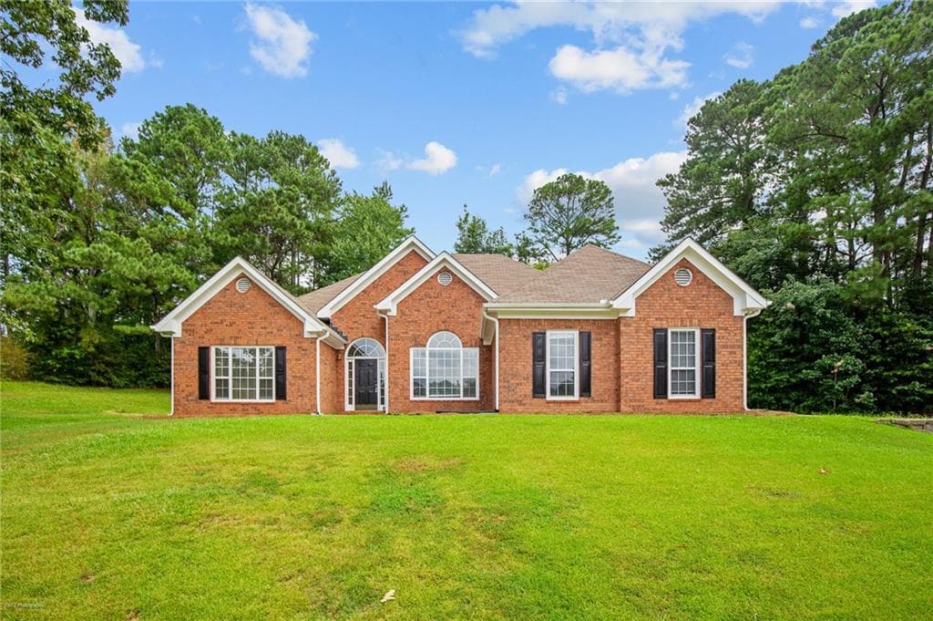 4 bedroom, 2 bathroom, 2,030 sq ft single family residence sold at 4352 Bond Street, Hoschton, GA 30548