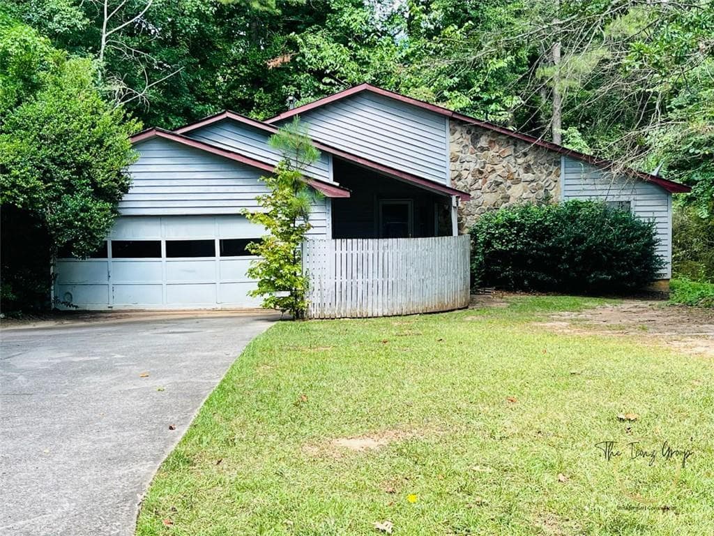 3 bedroom, 2 bathroom, 1,946 sq ft single family residence sold at 255 AVALON Way, Riverdale, GA 30274