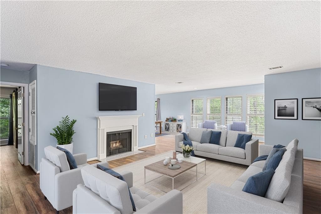 2 bedroom, 2 bathroom, 1,462 sq ft condominium sold at 24214 Plantation Drive, Atlanta, GA 30324