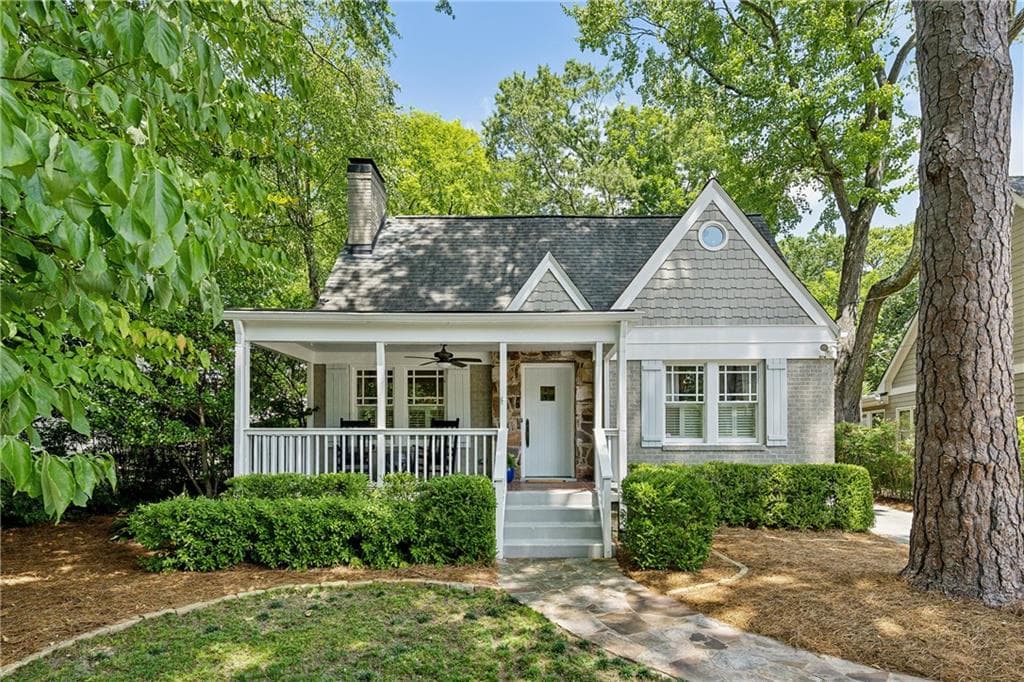 3 bedroom, 3 bathroom, 2,084 sq ft single family residence sold at 2874 Elliott Circle, Atlanta, GA 30305