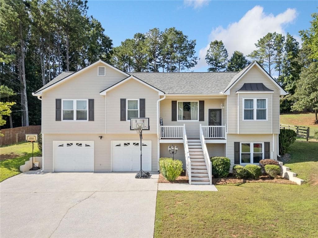 4 bedroom, 3 bathroom, 3,024 sq ft single family residence sold at 83 Hickory Leaf Lane, Acworth, GA 30101