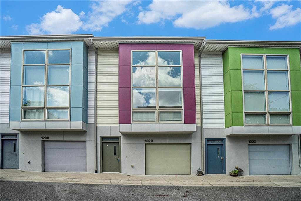 2 bedroom, 3 bathroom, 1,529 sq ft townhouse sold at 1300 Noguchi Mews, Atlanta, GA 30318
