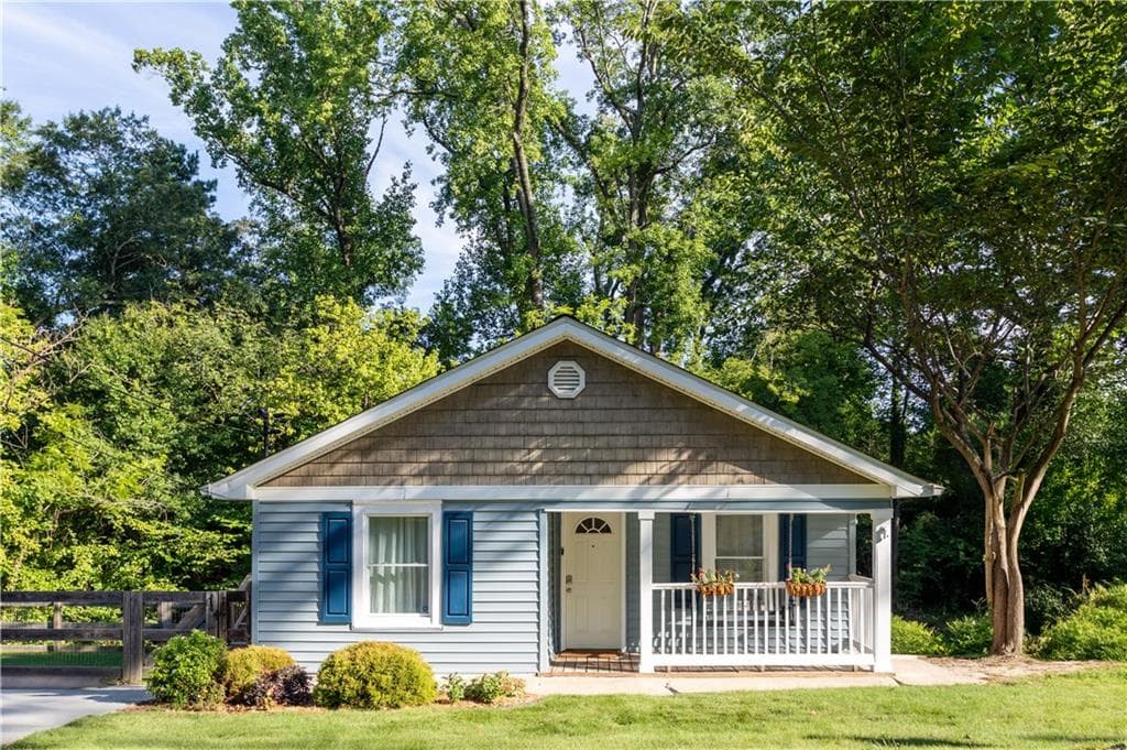 3 bedroom, 2 bathroom, 1,320 sq ft single family residence sold at 2635 Church Street, Atlanta, GA 30318