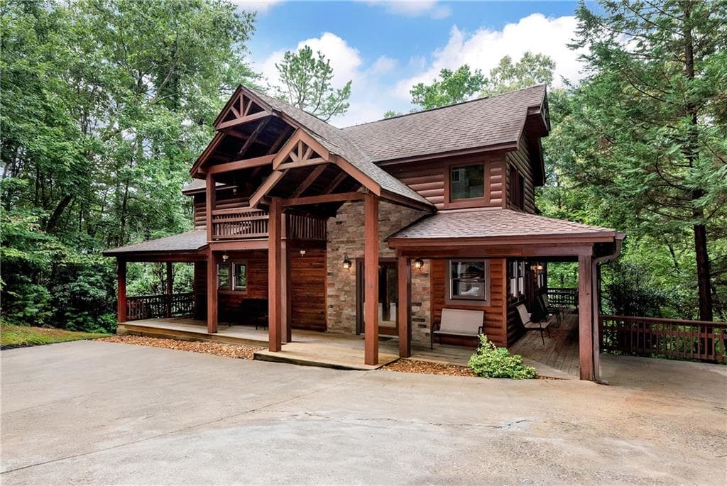 4 bedroom, 4 bathroom, 2,418 sq ft single family residence sold at 112 Rosen Strasse, Helen, GA 30545