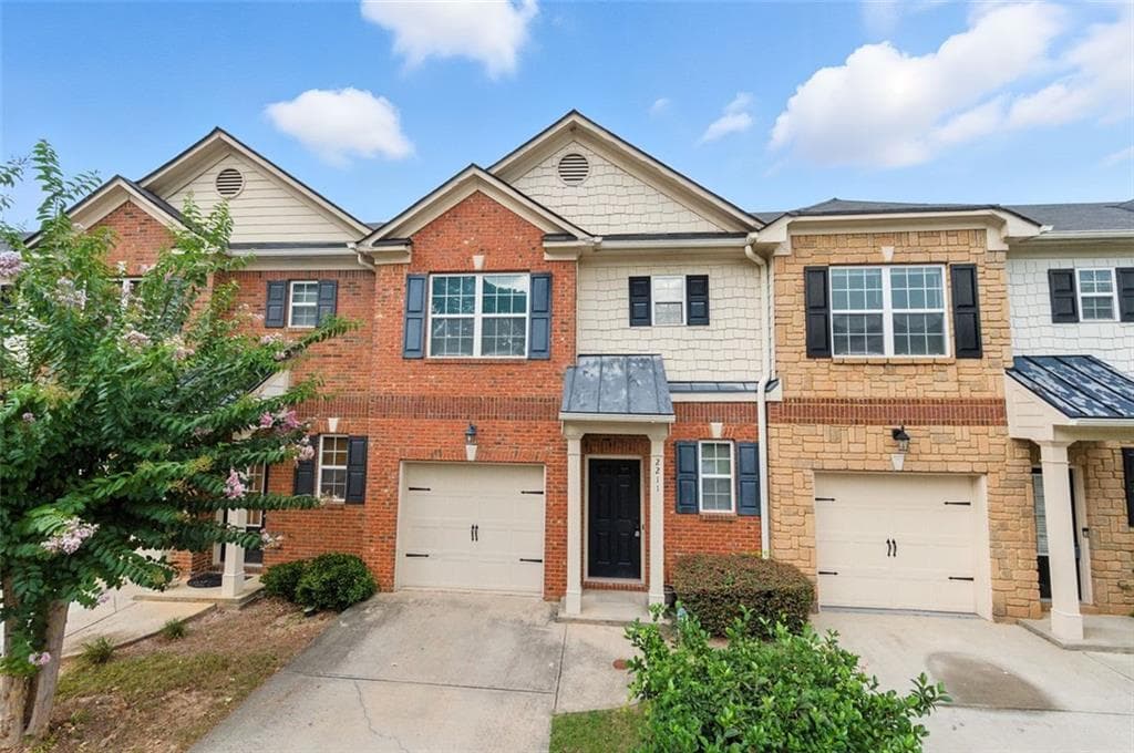 3 bedroom, 3 bathroom, 1,574 sq ft townhouse sold at 2211 Ferentz Trace, Norcross, GA 30071