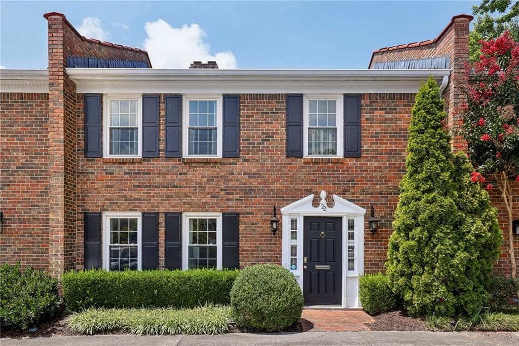 3 bedroom, 3 bathroom, 1,944 sq ft condominium sold at 4545 Wieuca Road 22, Atlanta, GA 30342